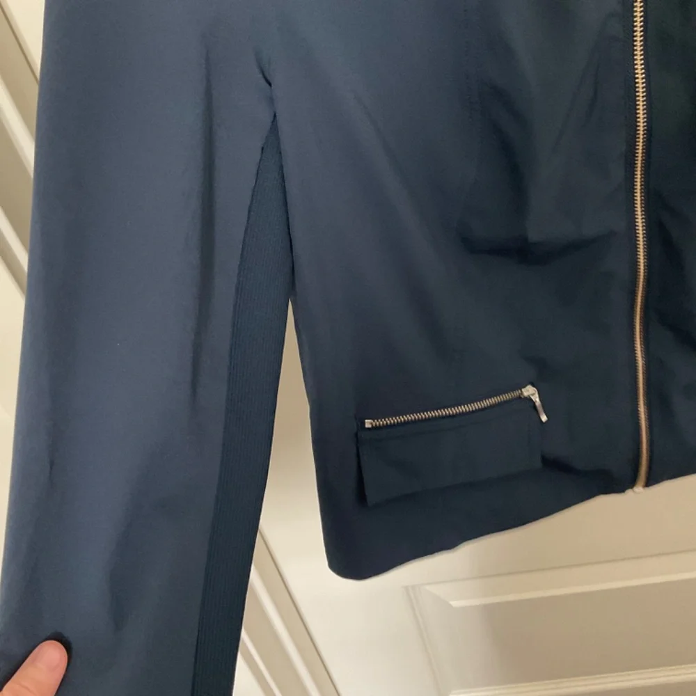 Zenergy by Chico’s Navy Blue Full Zip Lighweight Jacket - Size 0‎ (Small)